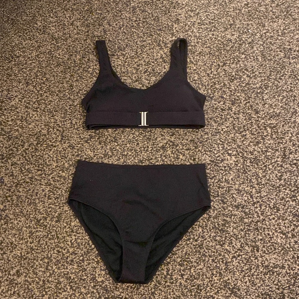 New no tags black ribbed 2 piece swim suit
